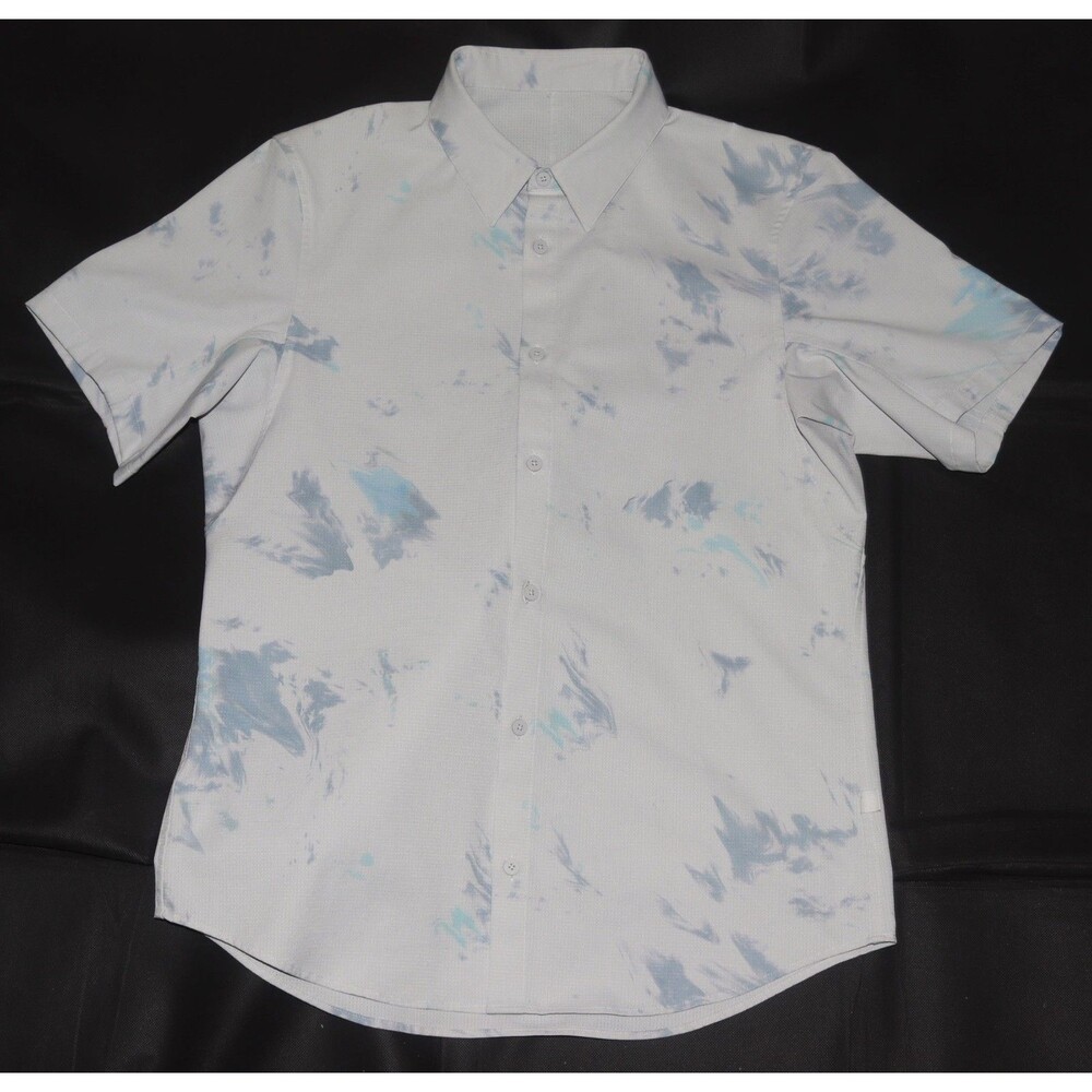 Lululemon One Thing At A Time Men's Short Sleeve Button Front Shirt  Size Medium
